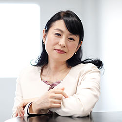 窪田涼子さん