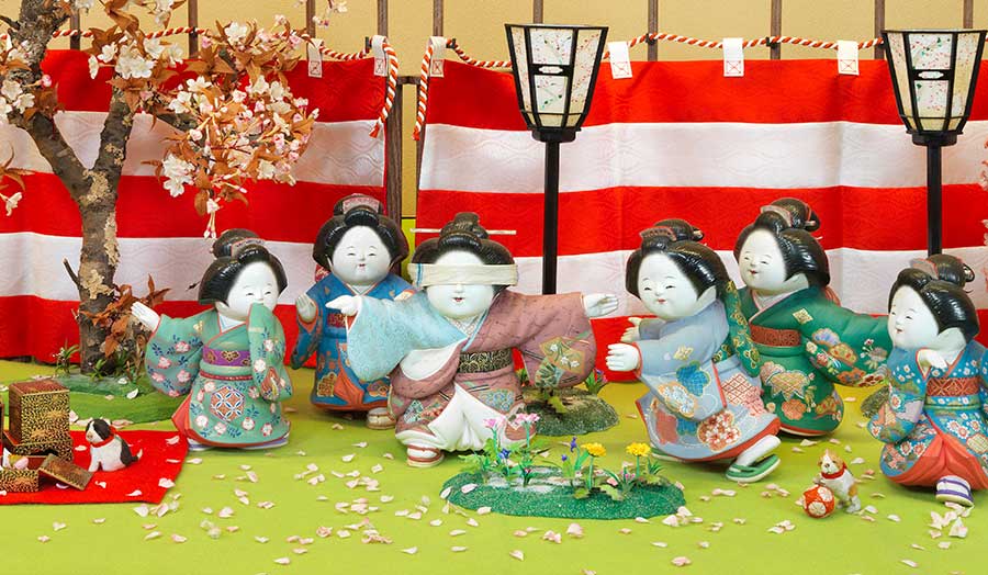 Gosho dolls, “Cherry-blossom viewing”, produced by the studio of Ōki Heizo V, Shōwa era, 20th Century, Maruhei bunko collection